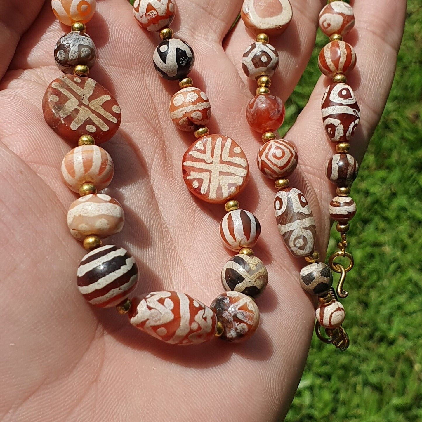 Antike HIMALAYA-Indo-tibetische zentralasiatische geätzte Achat-Perlen-Halskette 13ED-A-
