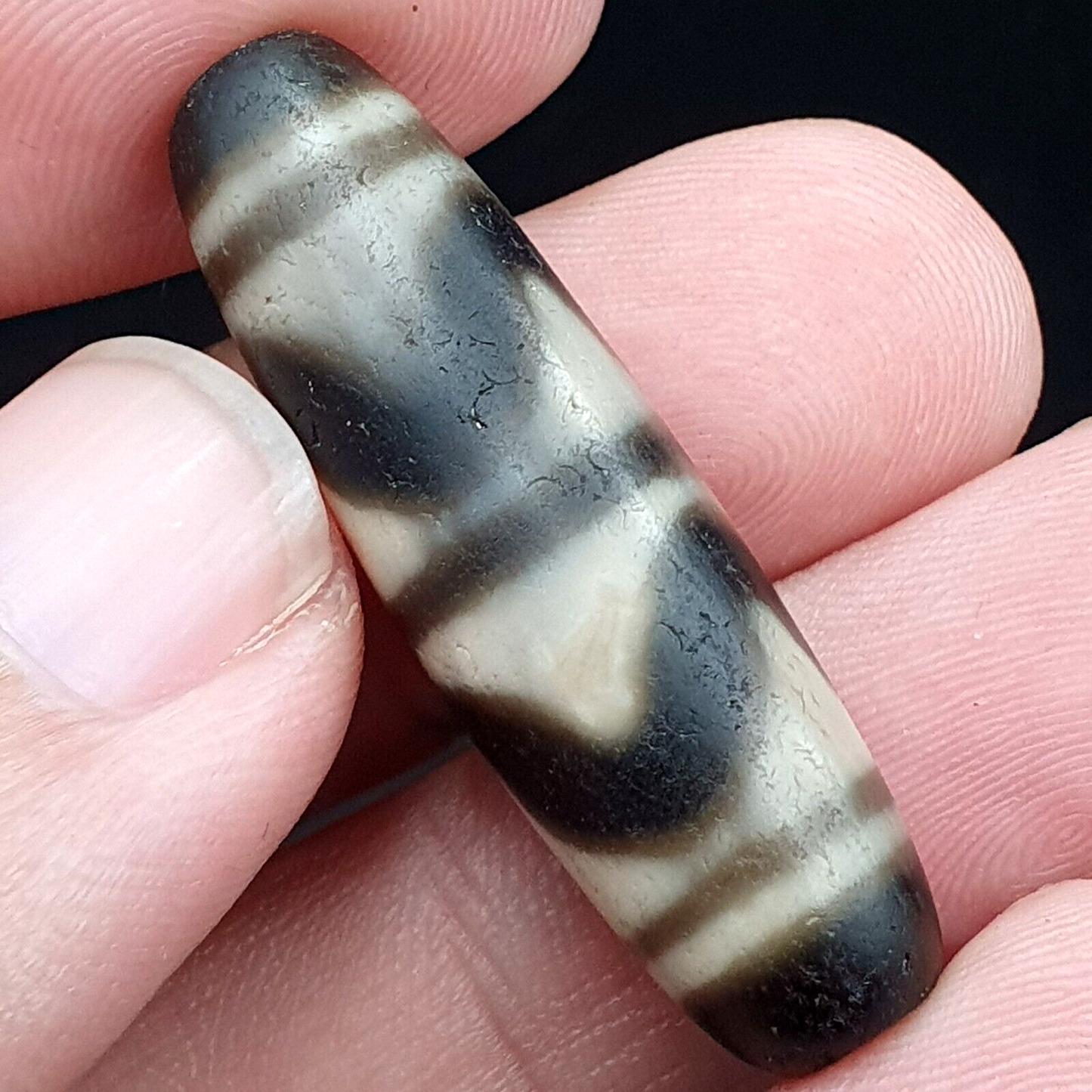 B#2 Antike tibetische alte Achat-Perle mit kraftvollem Dzi-Amulett