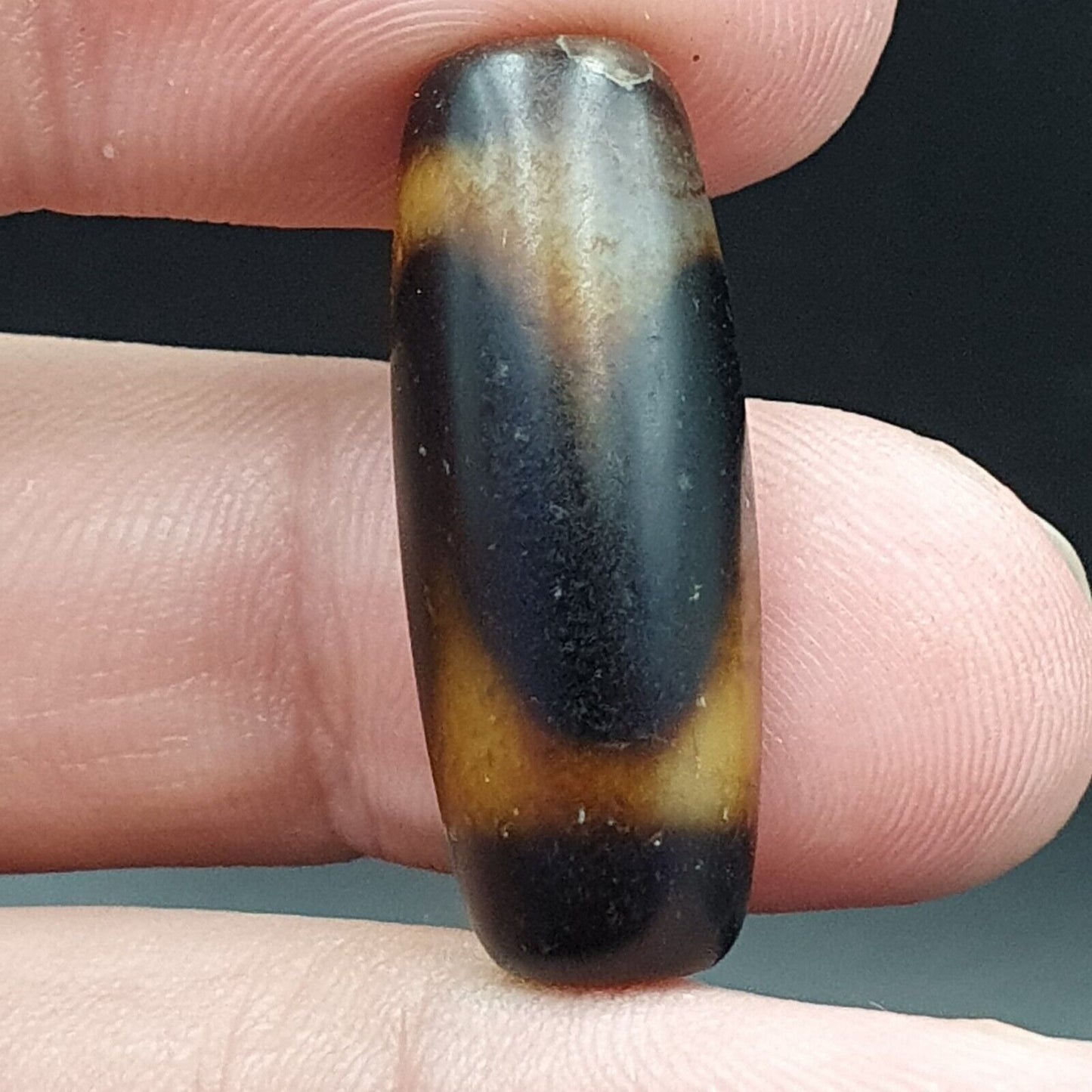 B#4 Antike tibetische alte Achat-Perle mit kraftvollem Dzi-Amulett