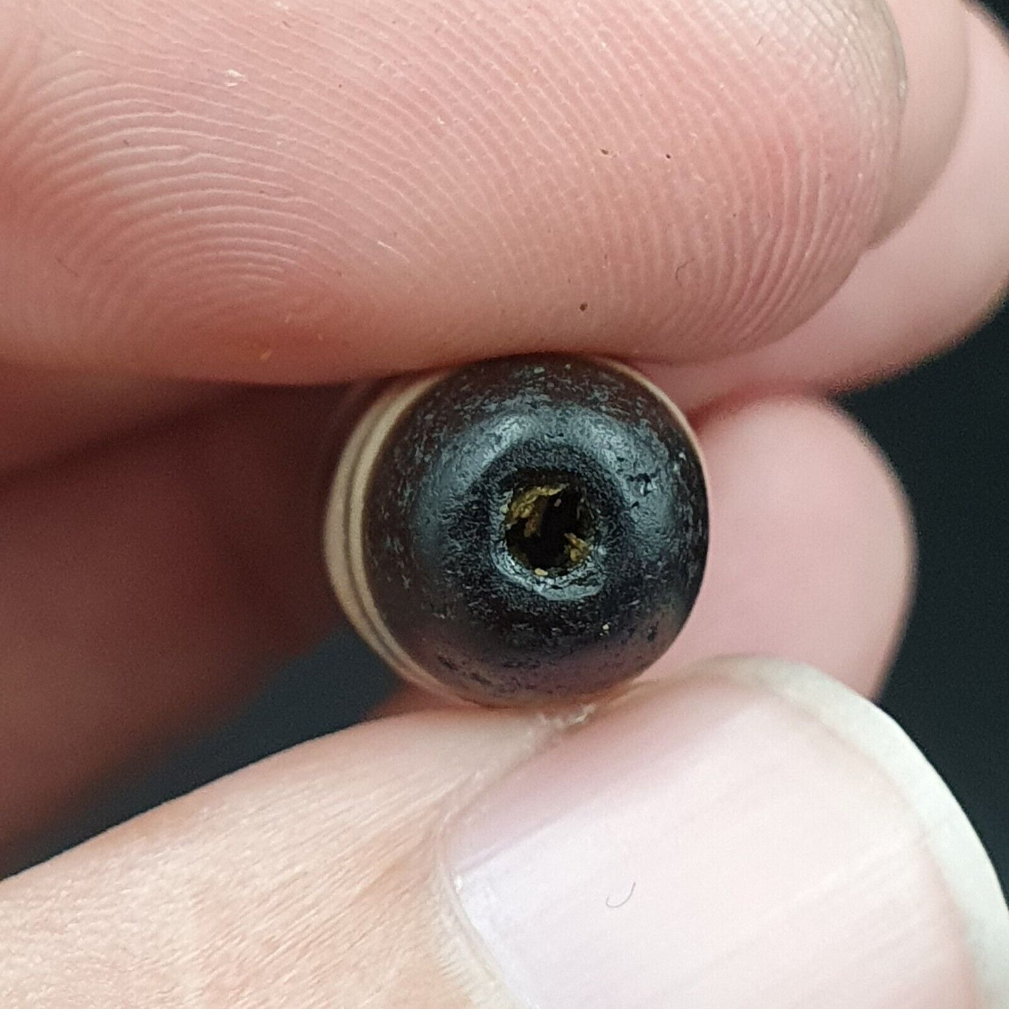 B#2 Antike tibetische alte Achat-Perle mit kraftvollem Dzi-Amulett