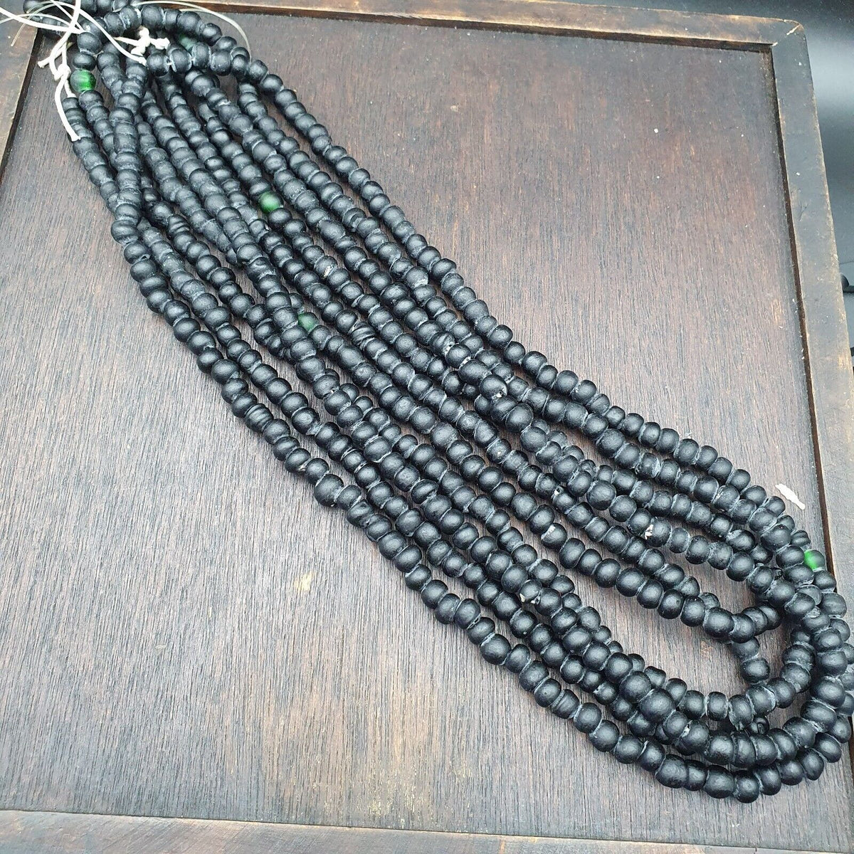 Vintage  BEAUTIFUL OLD AFRICAN Black GLASS TRADE ANTIQUE BEADs Strand 7-8mm
