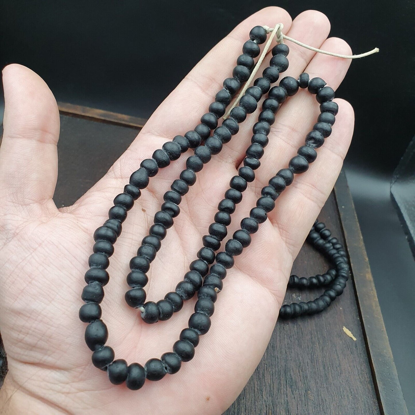 復古美麗老非洲黑色玻璃貿易古董珠串 7-8 毫米