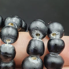 Vintage  BEAUTIFUL OLD AFRICAN Black GLASS TRADE ANTIQUE BEADs Strand 8-10mm