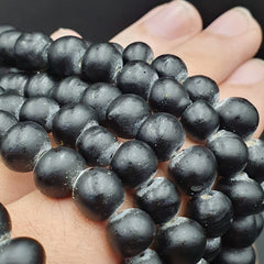 Vintage  BEAUTIFUL OLD AFRICAN Black GLASS TRADE ANTIQUE BEADs Strand 8-10mm