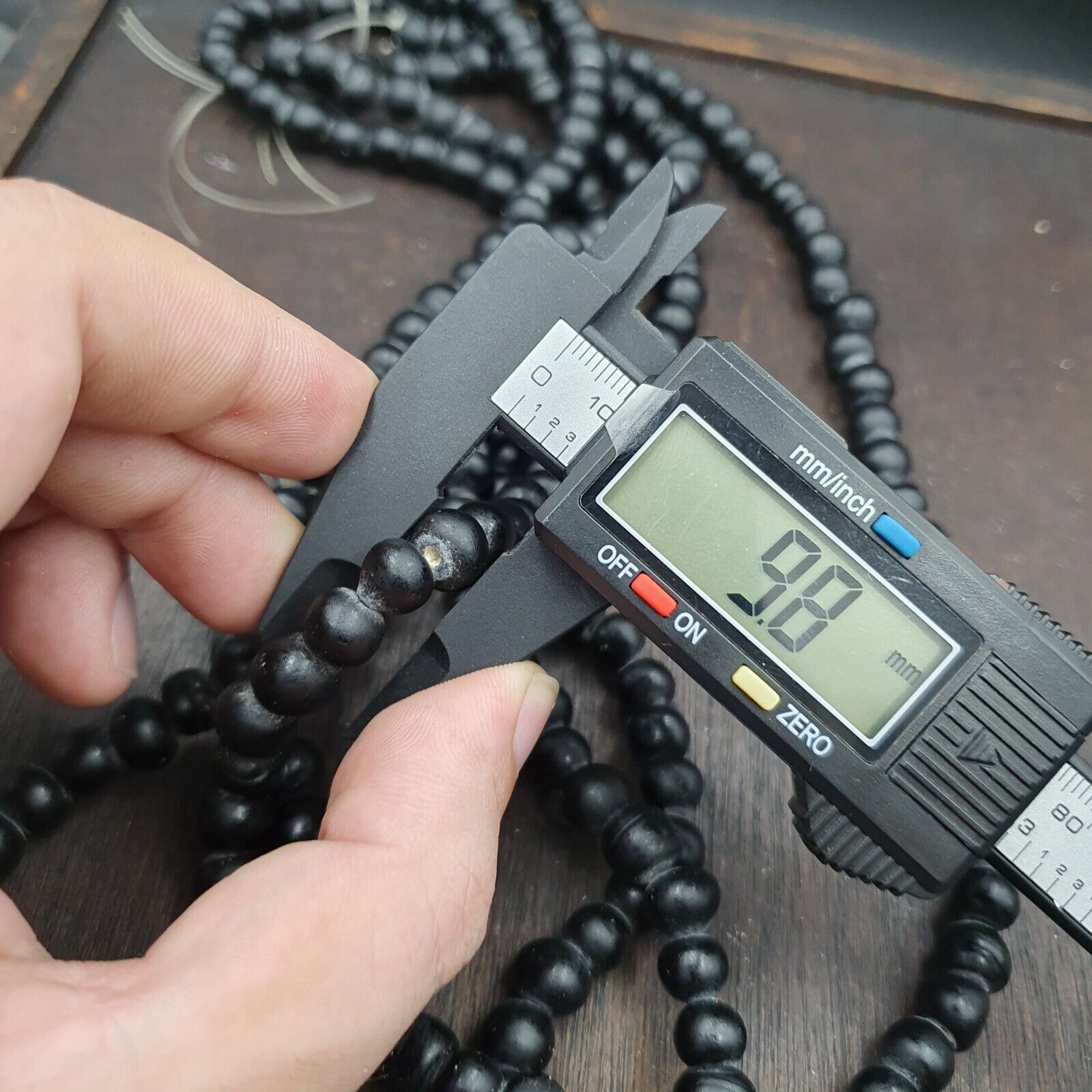 Vintage  BEAUTIFUL OLD AFRICAN Black GLASS TRADE ANTIQUE BEADs Strand 8-10mm