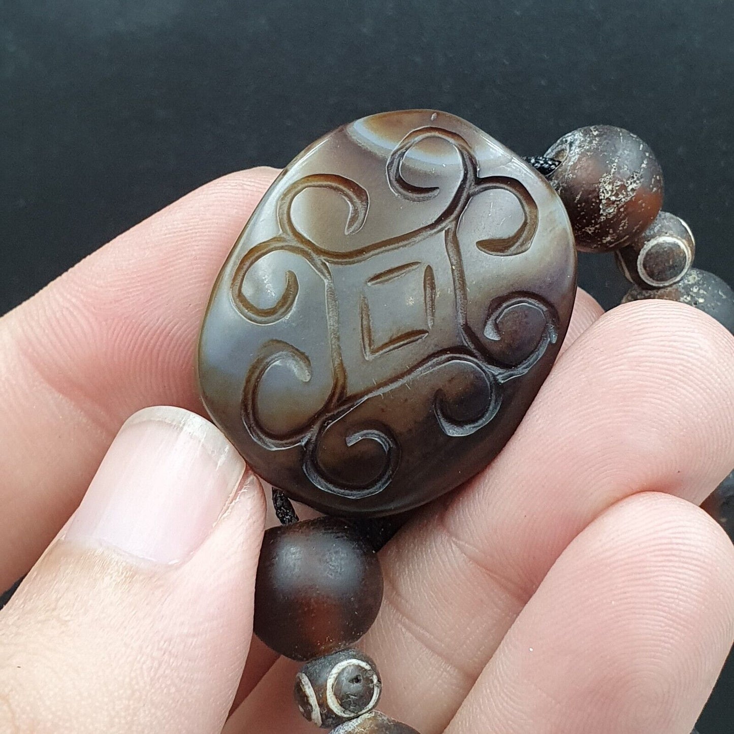 古董西藏中國喜馬拉雅雕刻瑪瑙吊墜護身符珠 #33