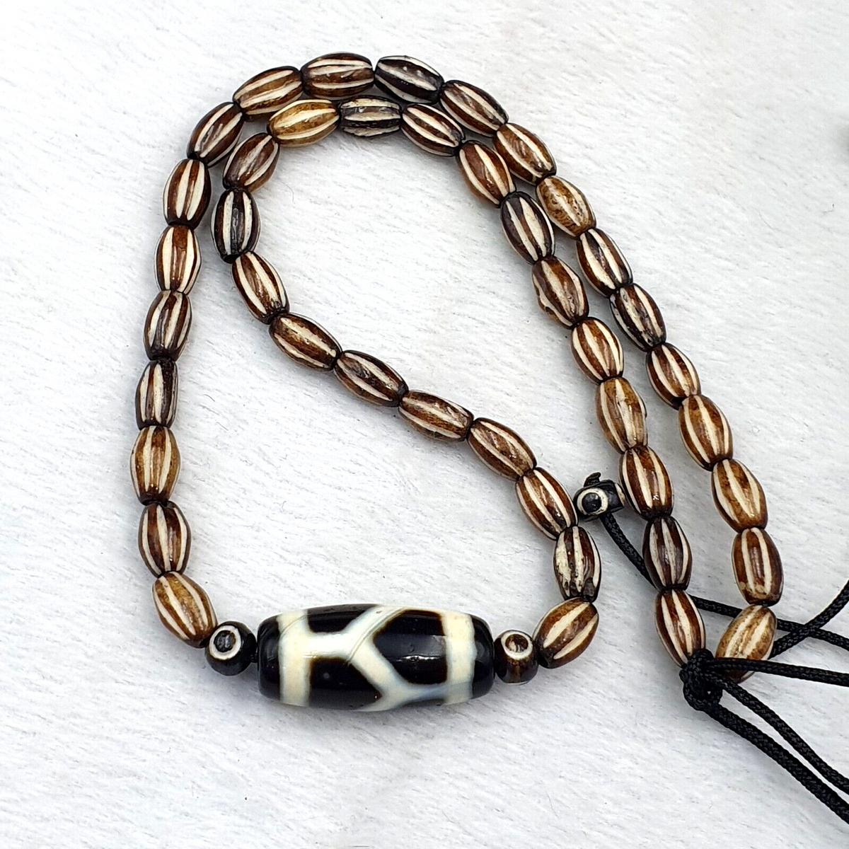 Vintage Himalayan Indo Tibetan rare eye LINES Patterns Dzi spiritual Amulet Bead