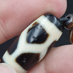 Vintage Himalayan Indo Tibetan rare eye LINES Patterns Dzi spiritual Amulet Bead