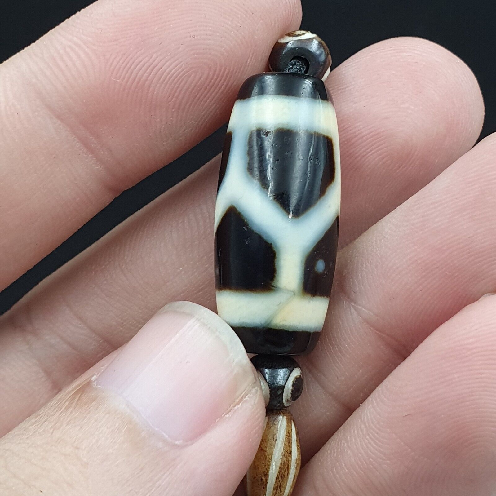Vintage Himalayan Indo Tibetan rare eye LINES Patterns Dzi spiritual Amulet Bead