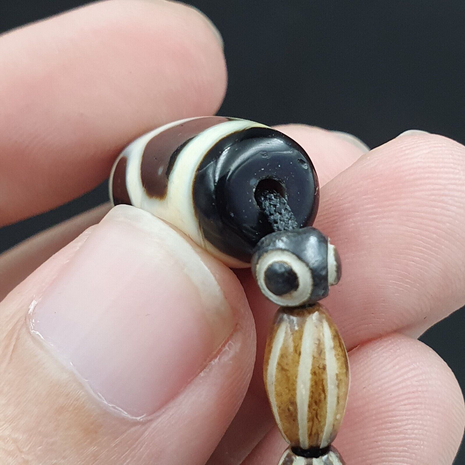 Vintage Himalayan Indo Tibetan rare eye LINES Patterns Dzi spiritual Amulet Bead