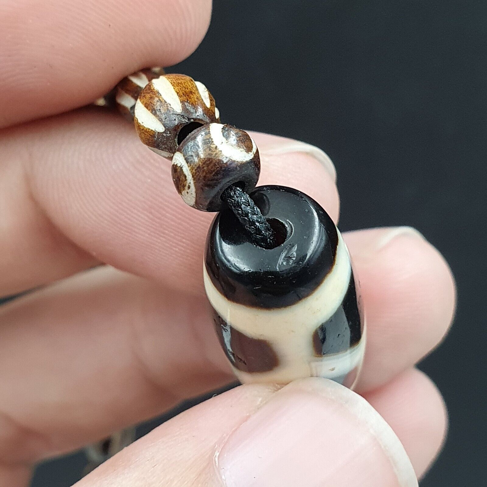 Vintage Himalayan Indo Tibetan rare eye LINES Patterns Dzi spiritual Amulet Bead