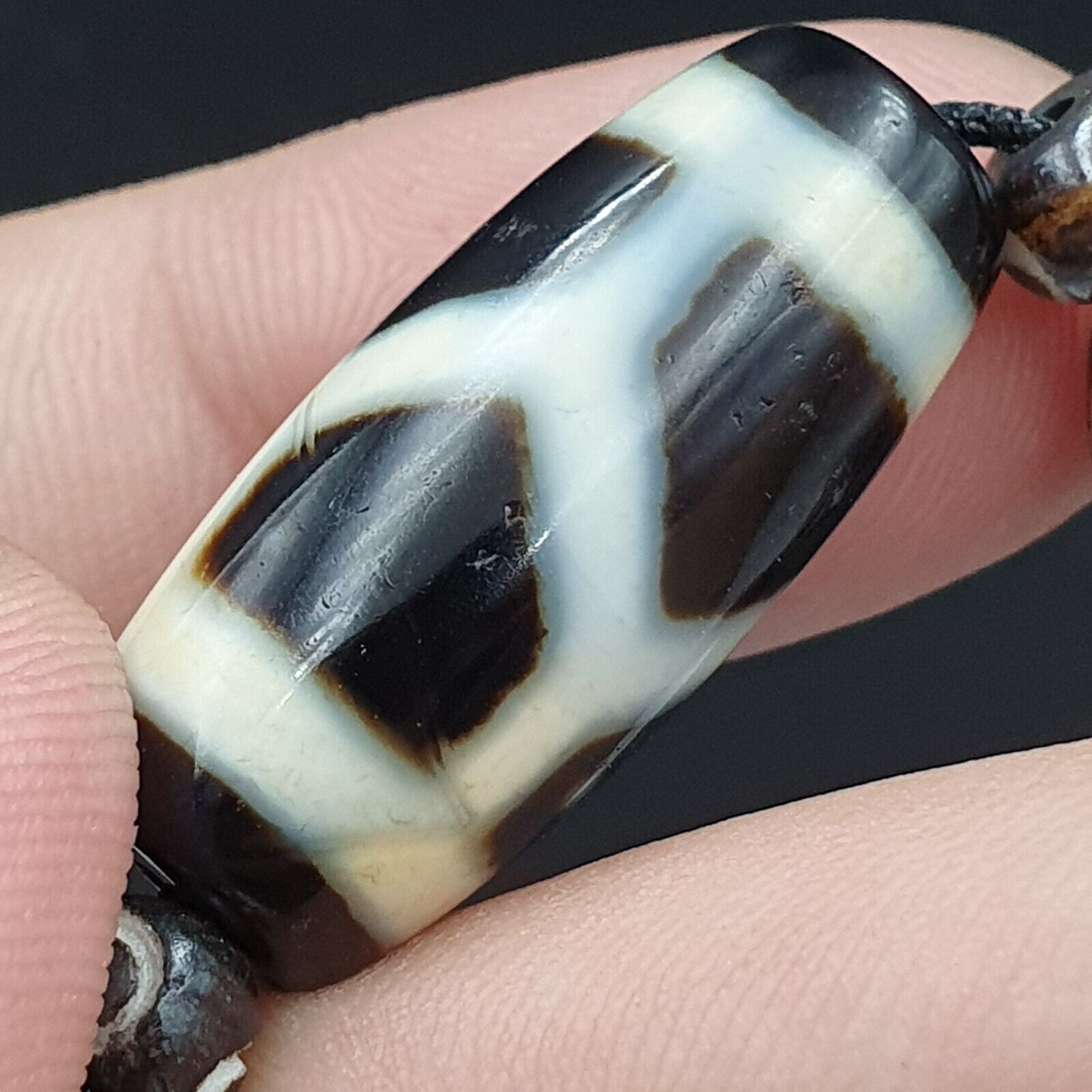 Vintage Himalayan Indo Tibetan rare eye LINES Patterns Dzi spiritual Amulet Bead
