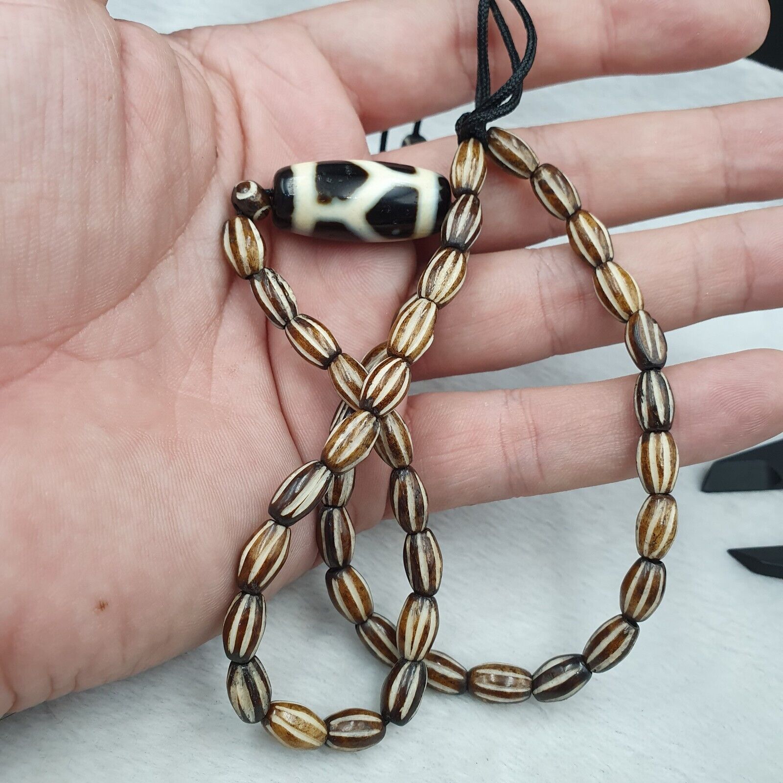 Vintage Himalayan Indo Tibetan rare eye LINES Patterns Dzi spiritual Amulet Bead