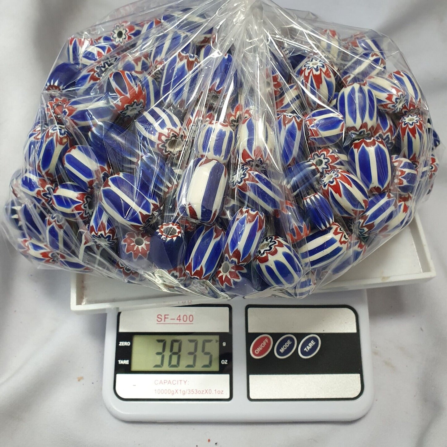 3,8 kg Lot antike venezianisch inspirierte blaue Glas-Chevron-Perlen zur Schmuckherstellung