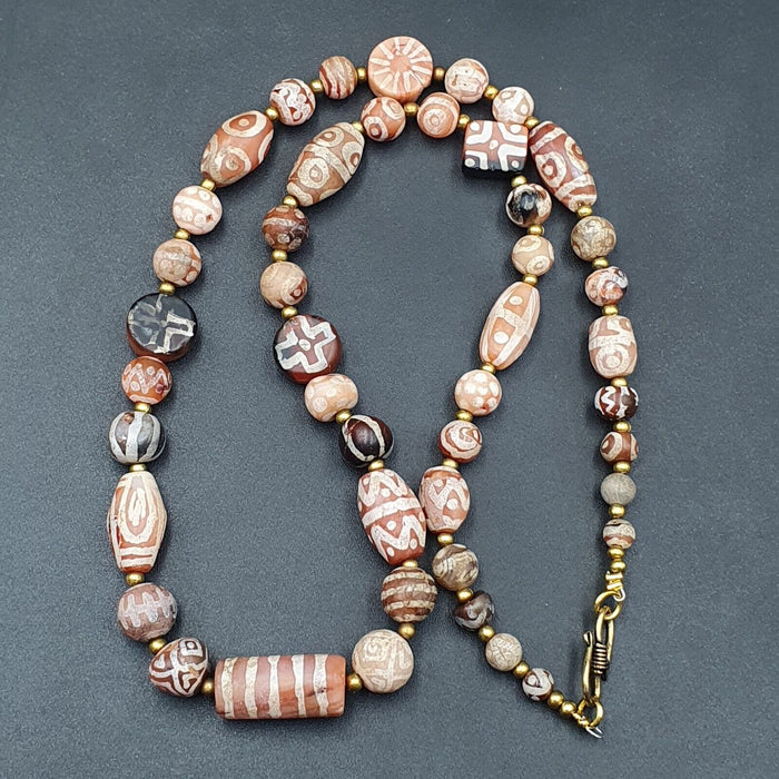 Antique Himalayan Indo Tibetan Central Asian Etched Agate Beads Necklace
