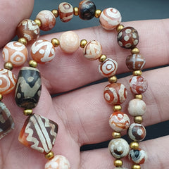 AD17- Antique HIMALAYAN Indo Tibetan Central Asian Etched Agate beads Necklace