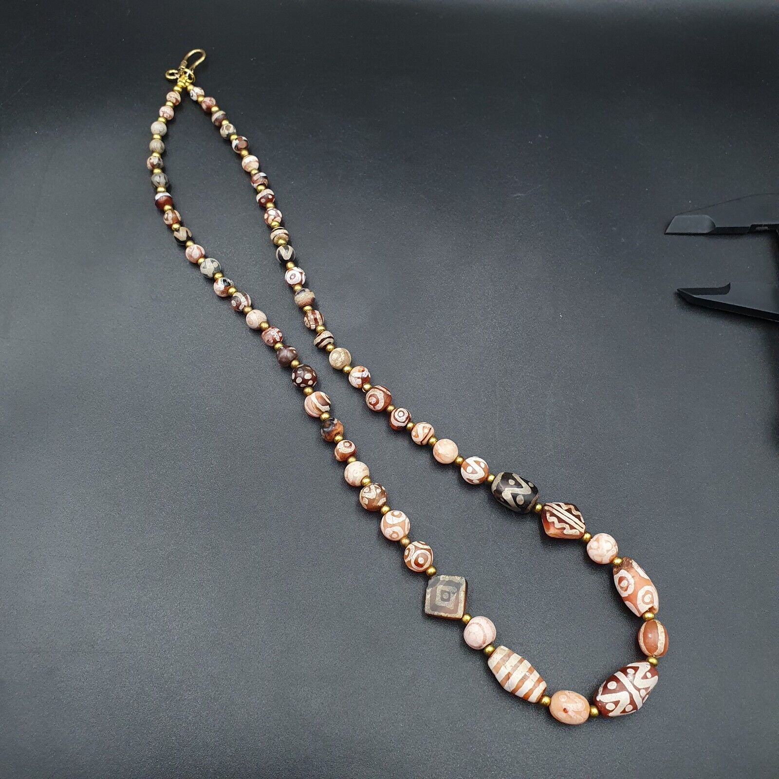 AD17- Antique HIMALAYAN Indo Tibetan Central Asian Etched Agate beads Necklace