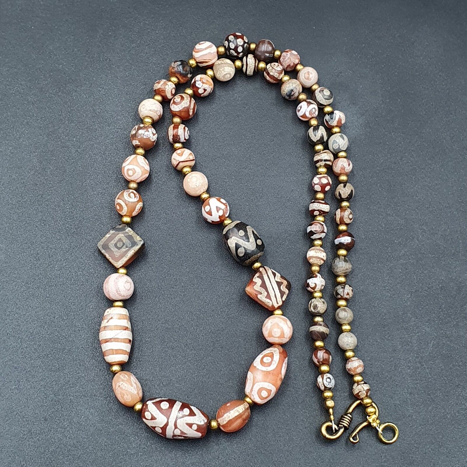 AD17- Antique HIMALAYAN Indo Tibetan Central Asian Etched Agate beads Necklace