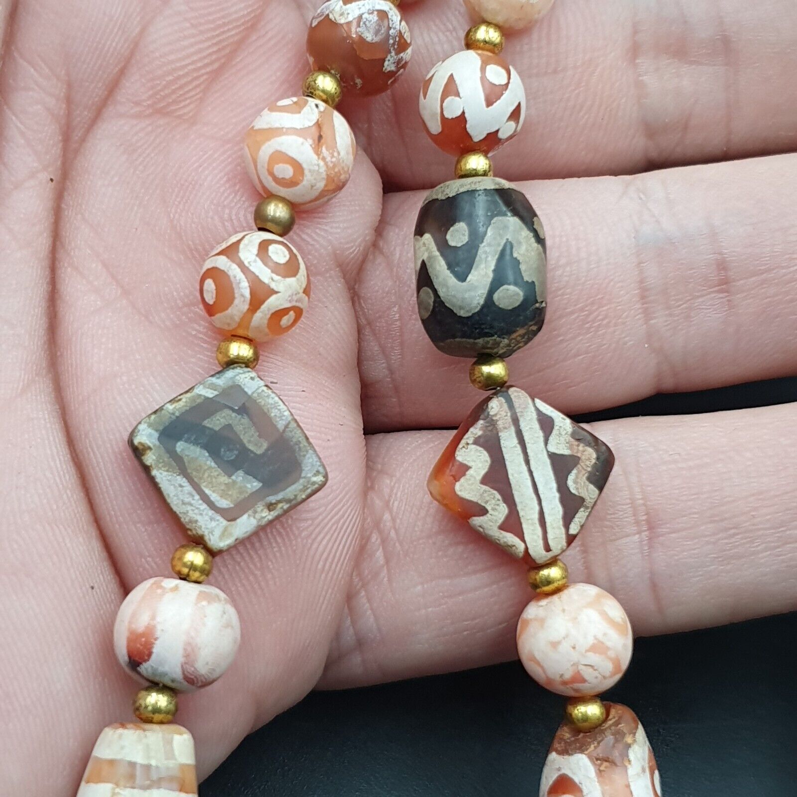 AD17- Antique HIMALAYAN Indo Tibetan Central Asian Etched Agate beads Necklace