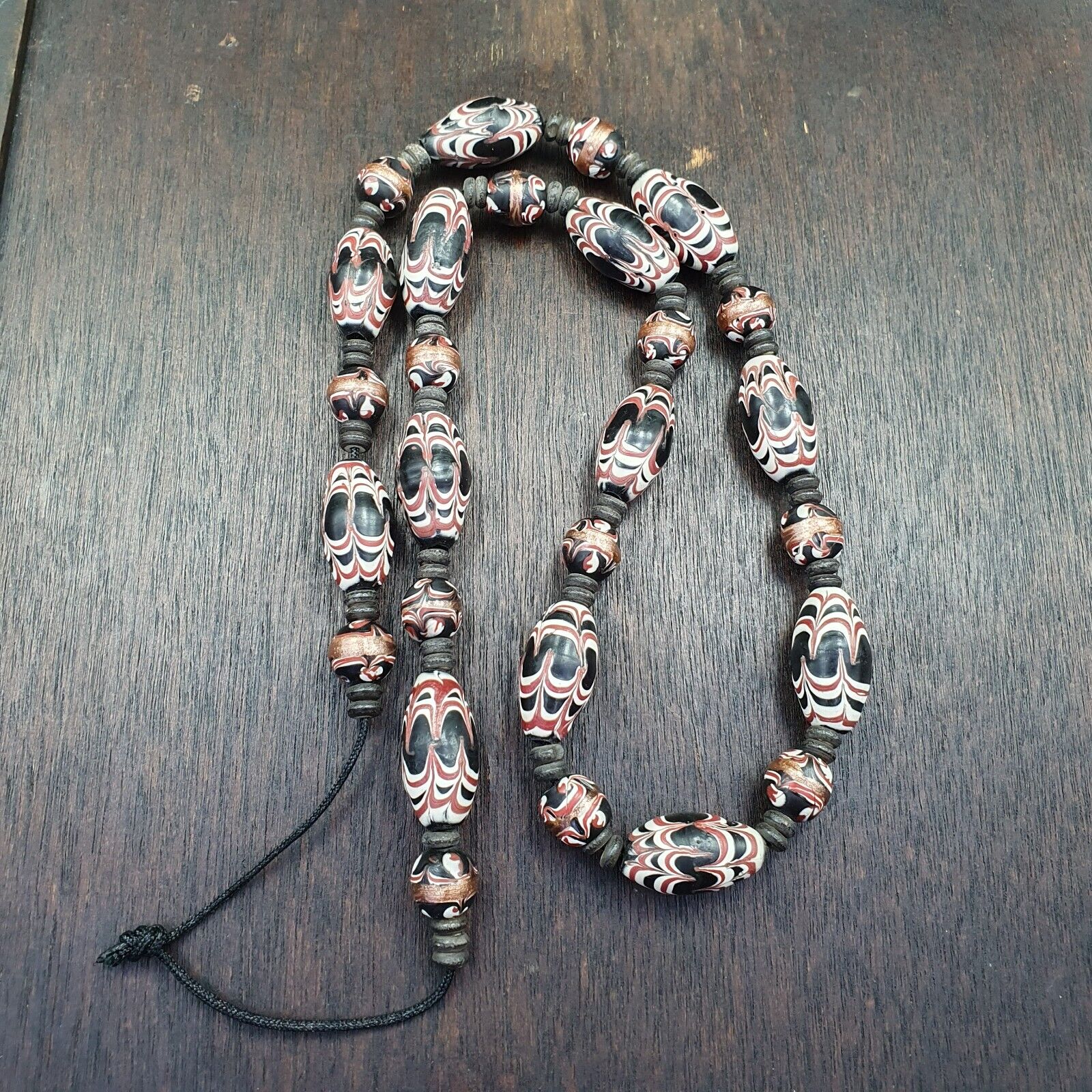 VINTAGE BEAUTIFUL Venerano ART Fancy 25×13MM Aventurine GLASS BEADS Strand