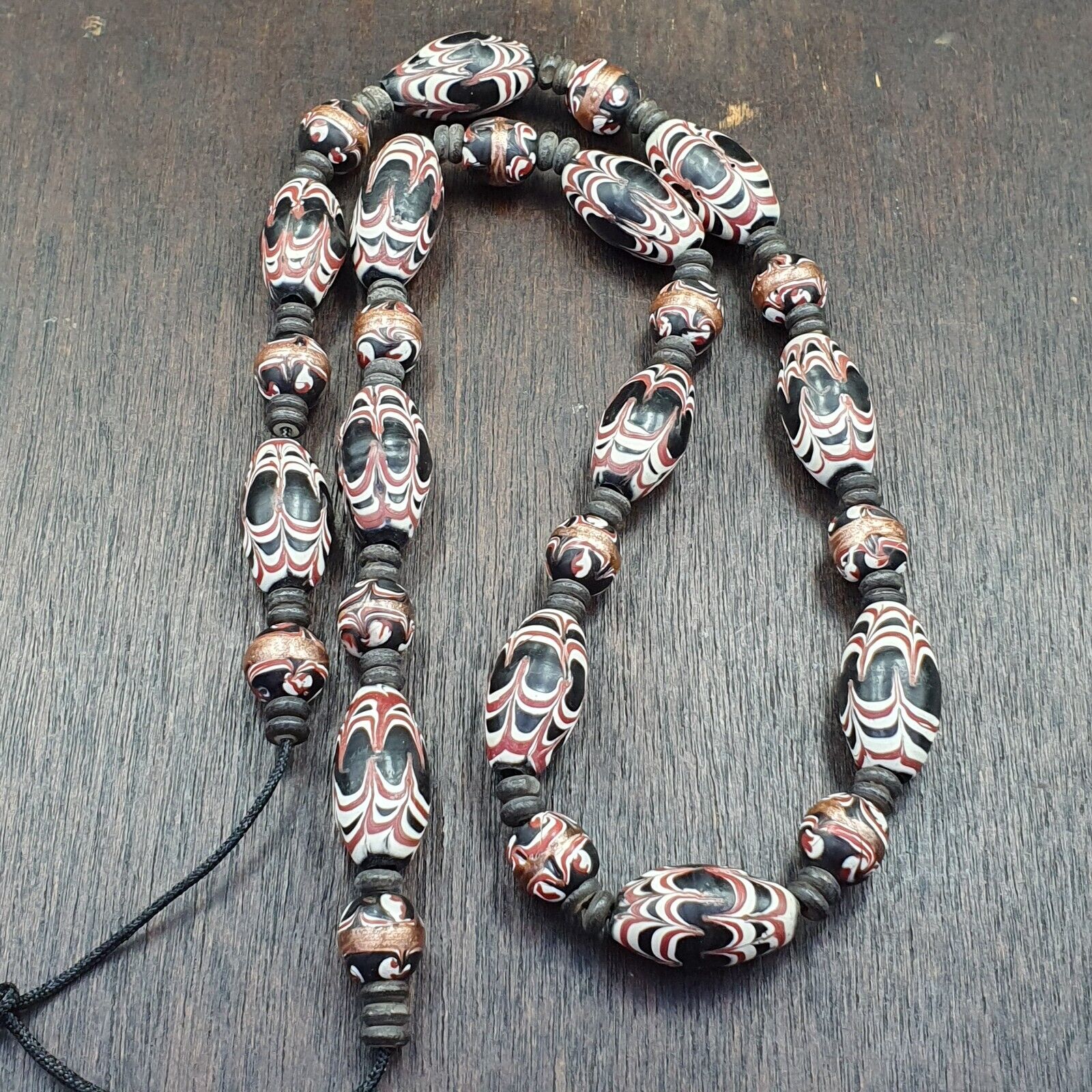 VINTAGE BEAUTIFUL Venerano ART Fancy 25×13MM Aventurine GLASS BEADS Strand