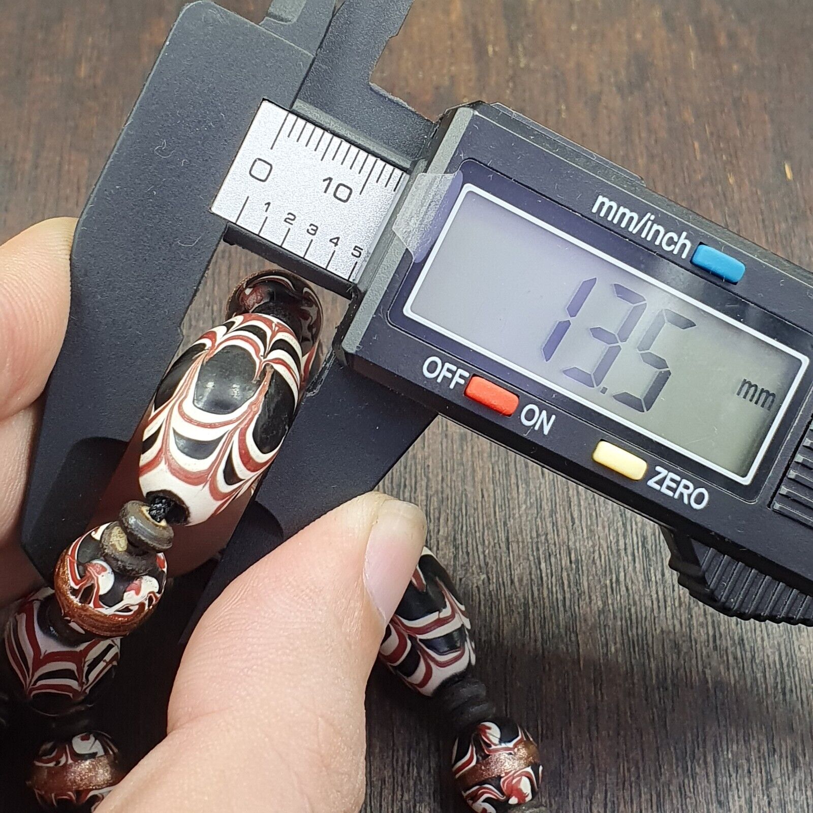 VINTAGE BEAUTIFUL Venerano ART Fancy 25×13MM Aventurine GLASS BEADS Strand