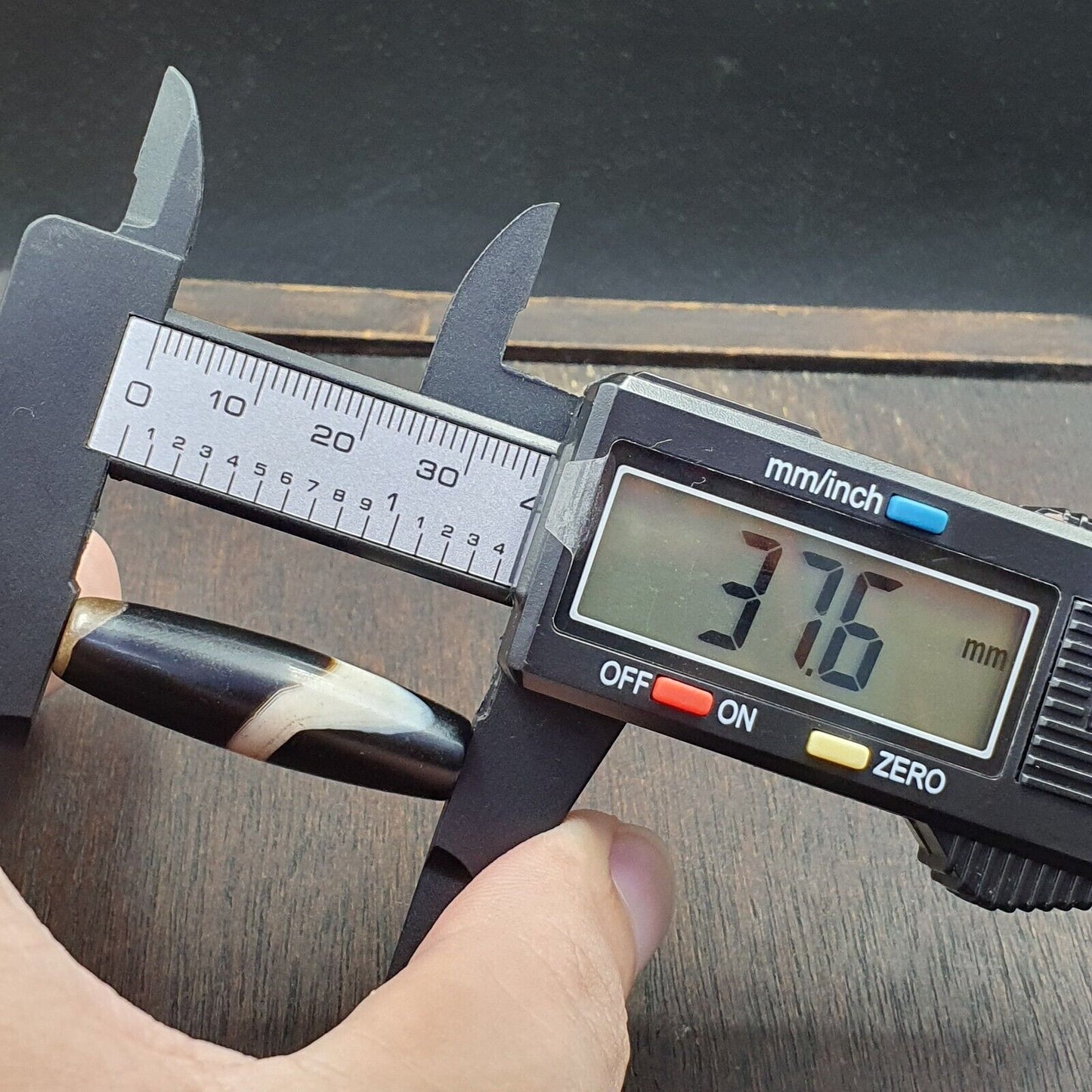 Antiker alter jemenitischer Achat, natürliches, seltenes Muster, gebänderte Achatperle, 37,6 mm, BD-7-6
