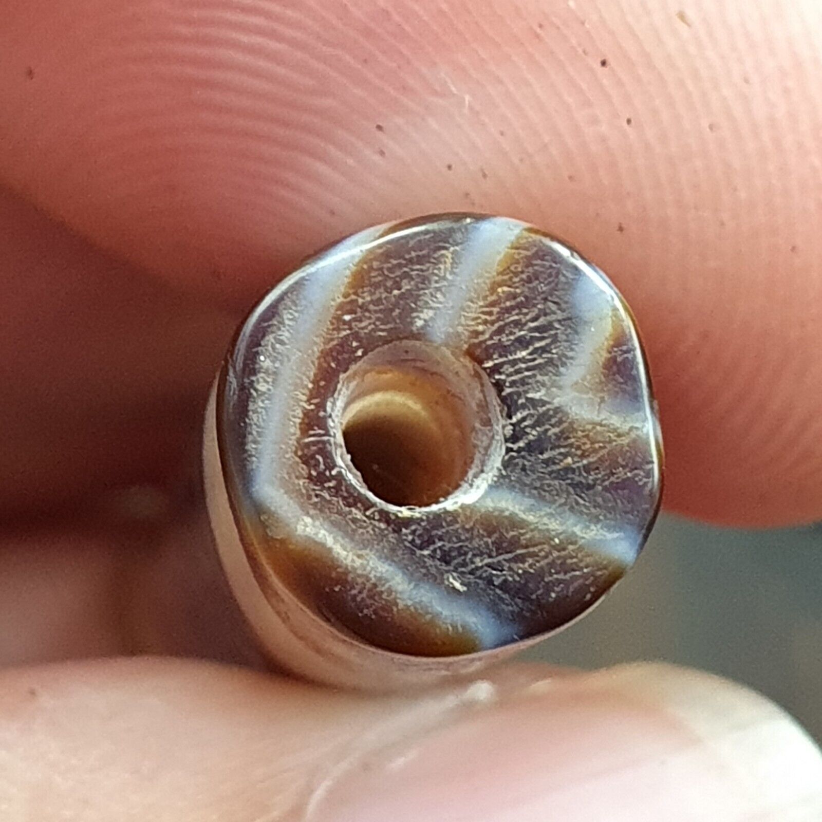 Antique Old Yemeni Agate Natural Rare pattern Banded Agate Bead  BD-7-10
