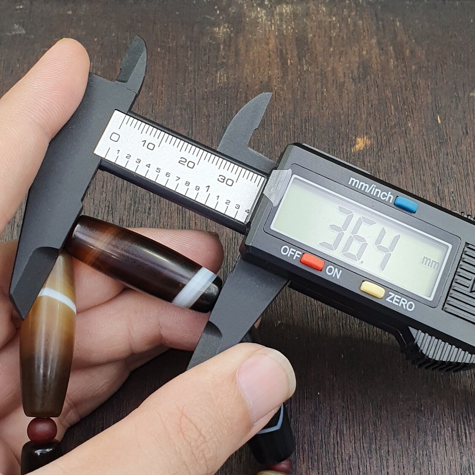 Lot 6 Antique Old Yemeni Agate Natural Rare pattern Banded Agate Bead  BR1