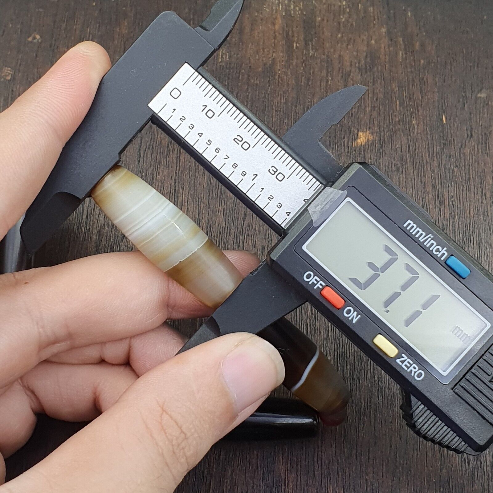 Lot 6 Antique Old Yemeni Agate Natural Rare pattern Banded Agate Bead  BR1