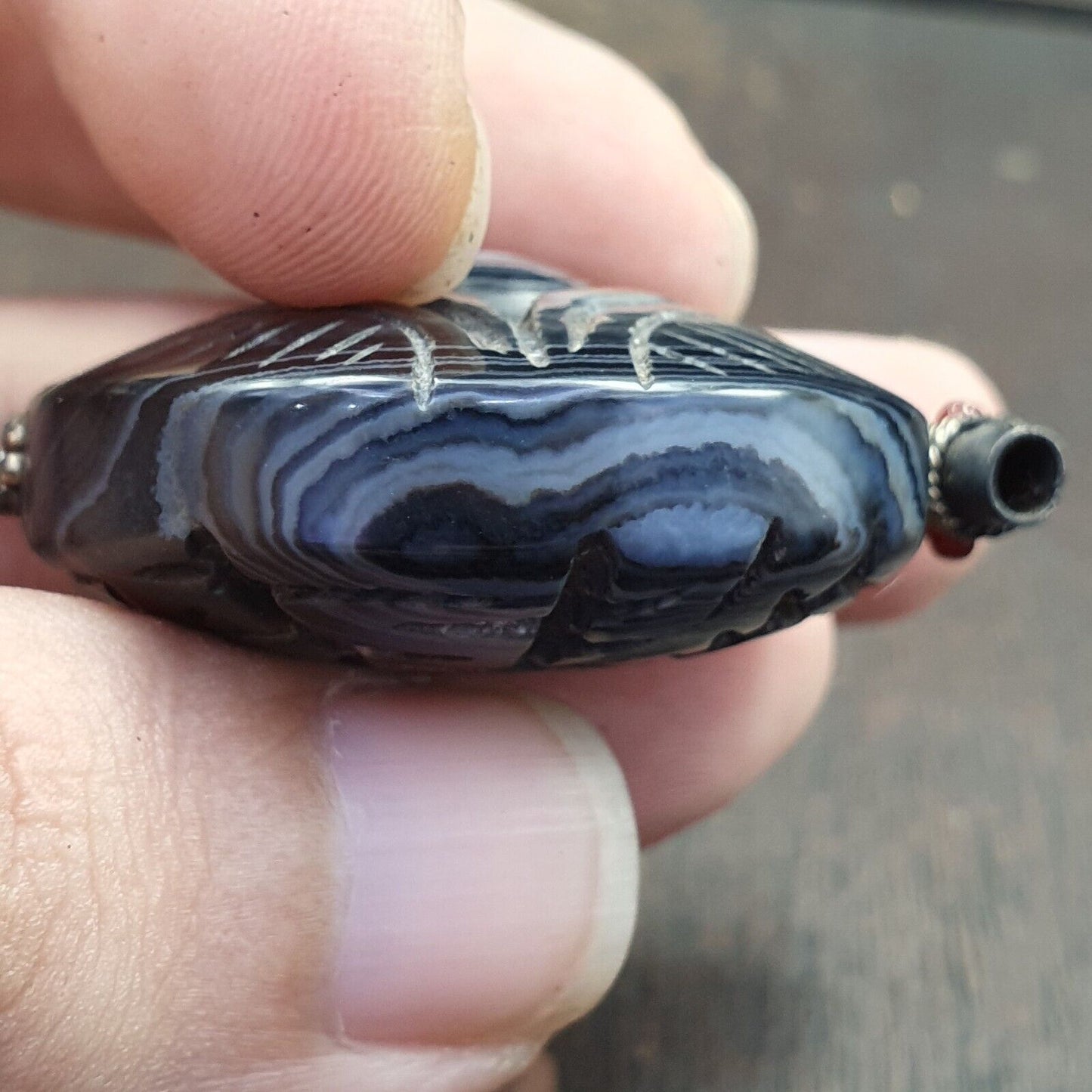 古董西藏喜馬拉雅雕刻瑪瑙珠吊墜，帶純銀鉤