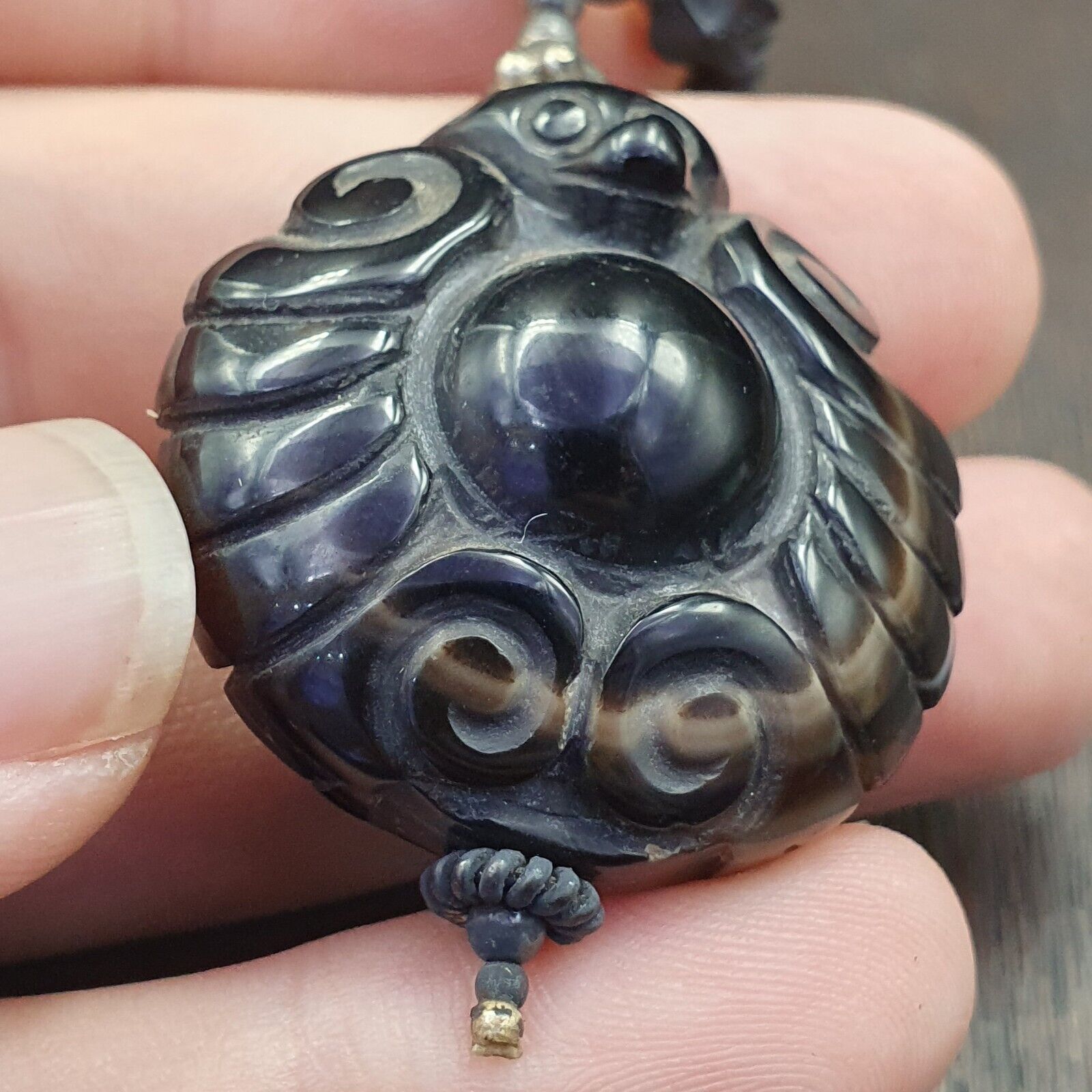 Antique Tibetan Himalayan Carving Agate Beads pendant with Sterling silver beads