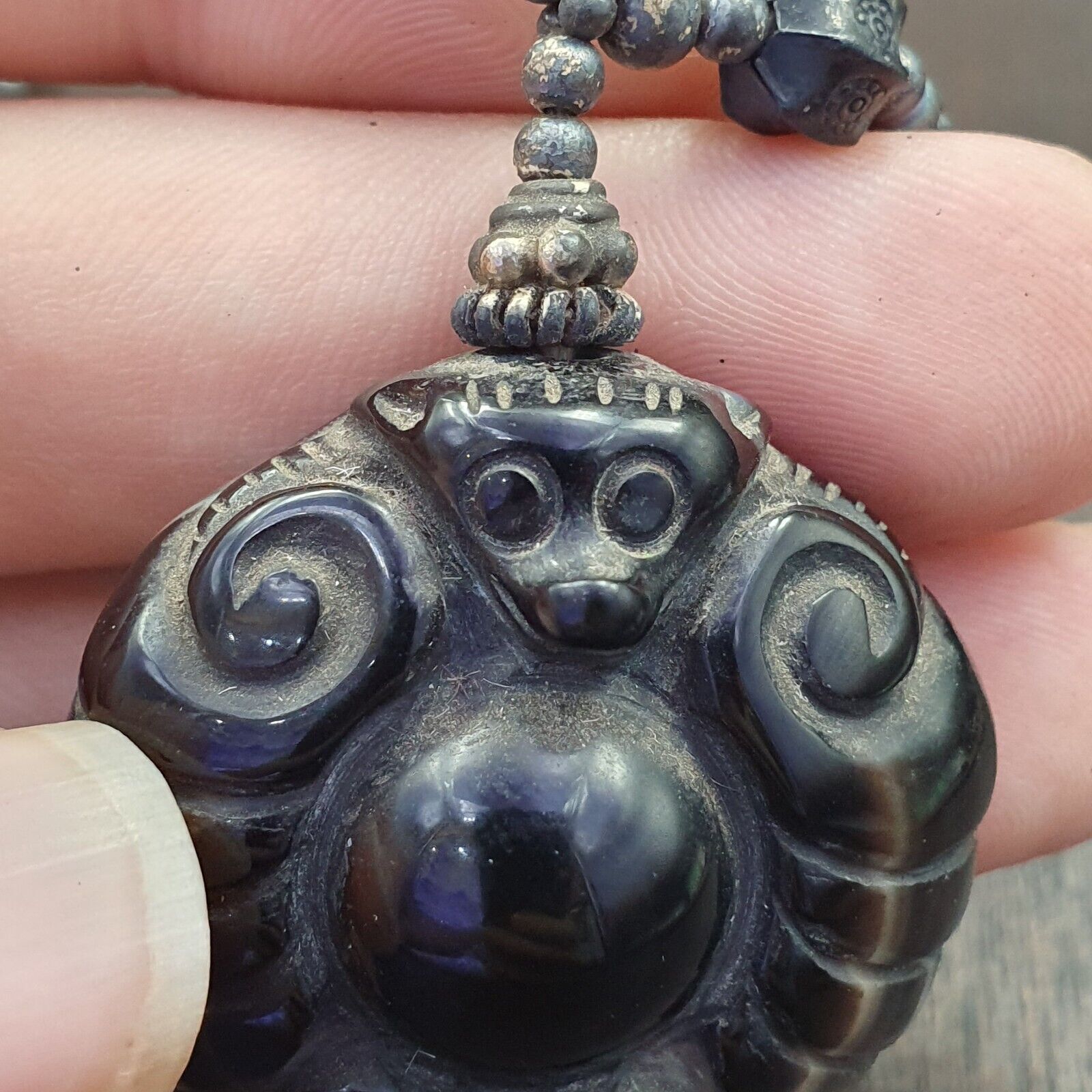 Antique Tibetan Himalayan Carving Agate Beads pendant with Sterling silver beads