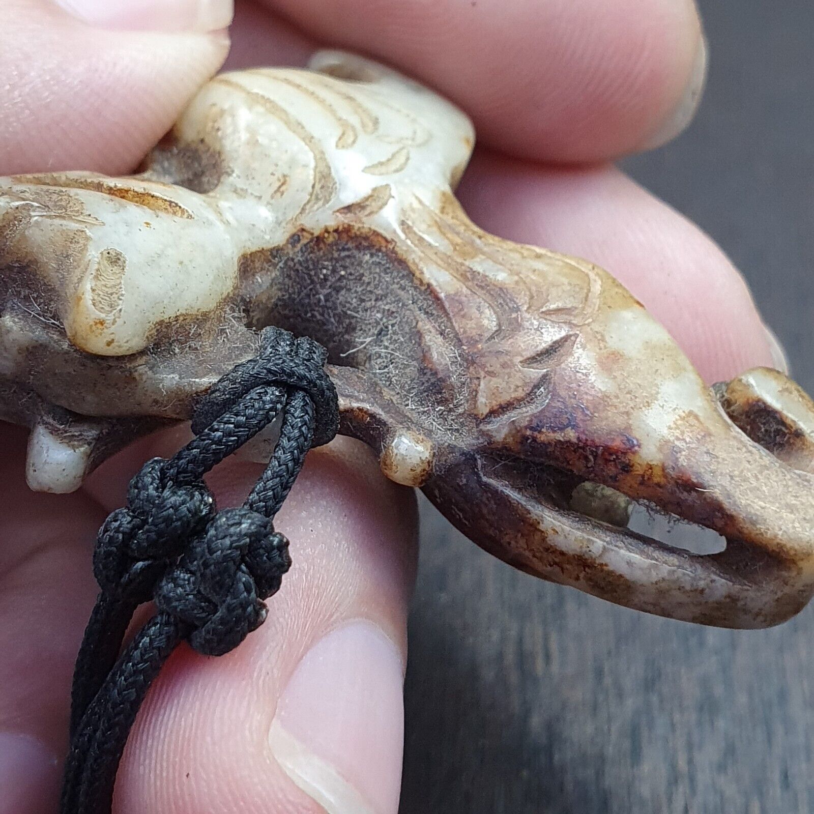 Antique Tibetan Himalayan Carving stone Jade Animal Beads pendant
