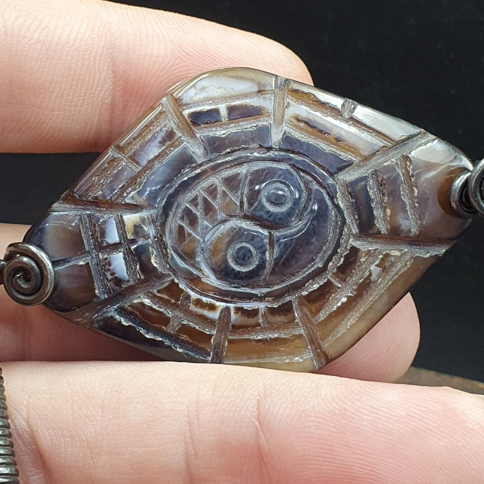 Antiker tibetischer Himalaya-Achatperlen-Anhänger mit Sterlingsilber