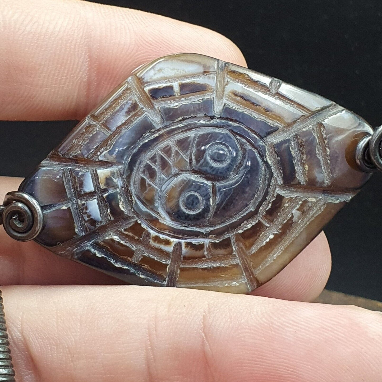 Antiker tibetischer Himalaya-Achatperlen-Anhänger mit Sterlingsilber