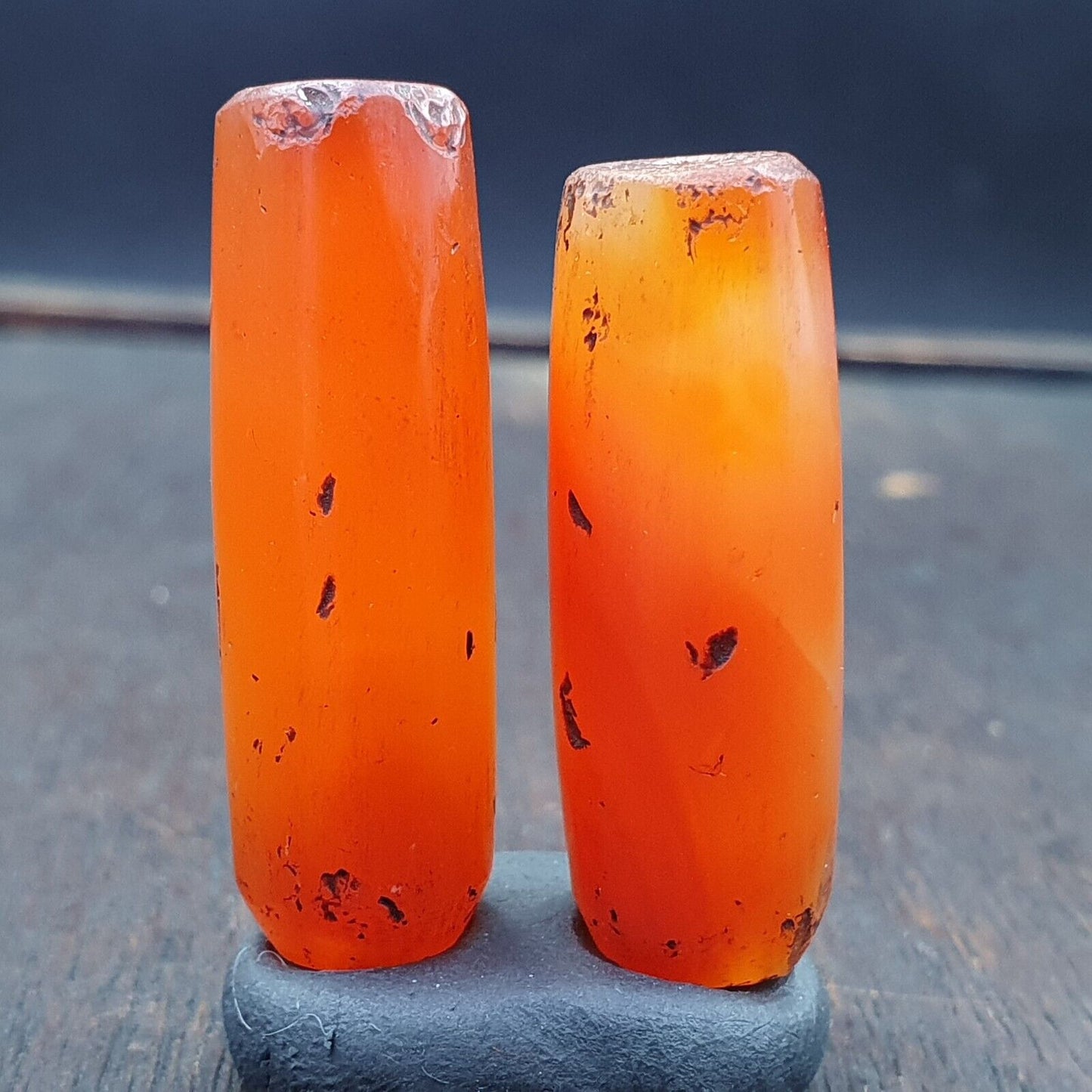 Lot 2 antike rote Achat-Himalaya-tibetische afrikanische Achat-Karneolperlen 