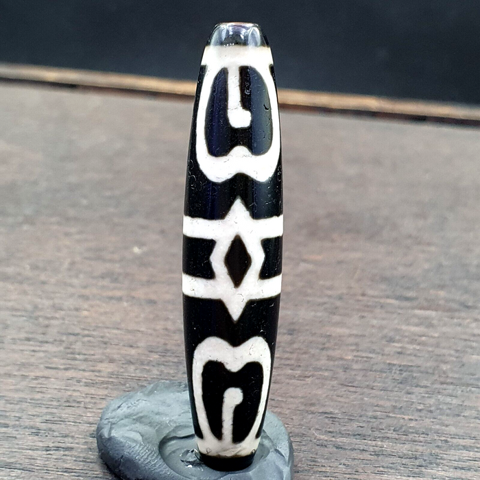 Unique Rare Pattern Tibetan Agate 6 Eyes Agate Stone Dzi Bead Amulet