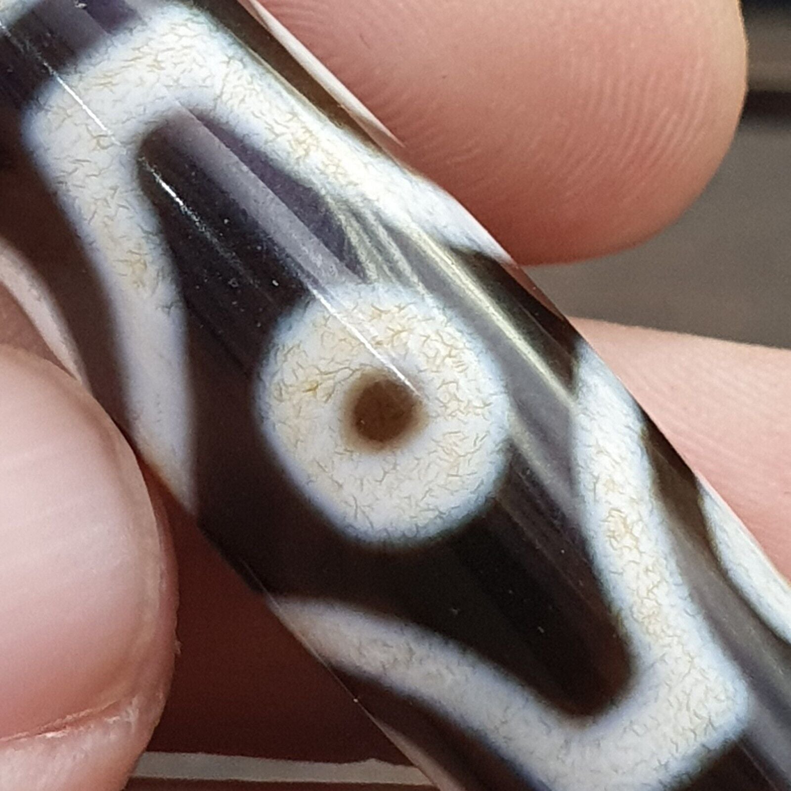 Amazing Pattern 6 Eyes Agate Tibetan Agate stone Dzi  Bead Amulet