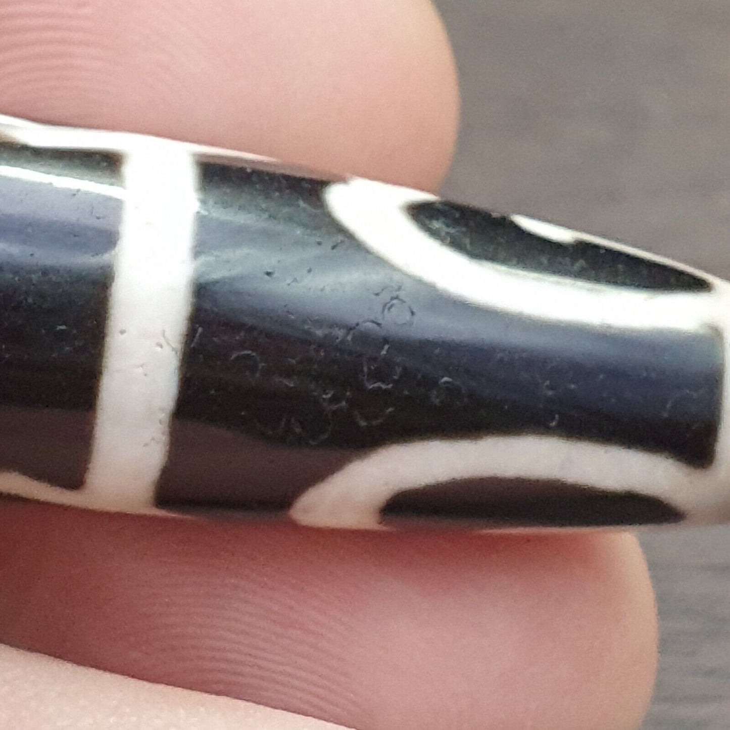 Einzigartiges, seltenes Muster aus tibetischem Achat, 6 Augen, Achatstein, Dzi-Perlen-Amulett