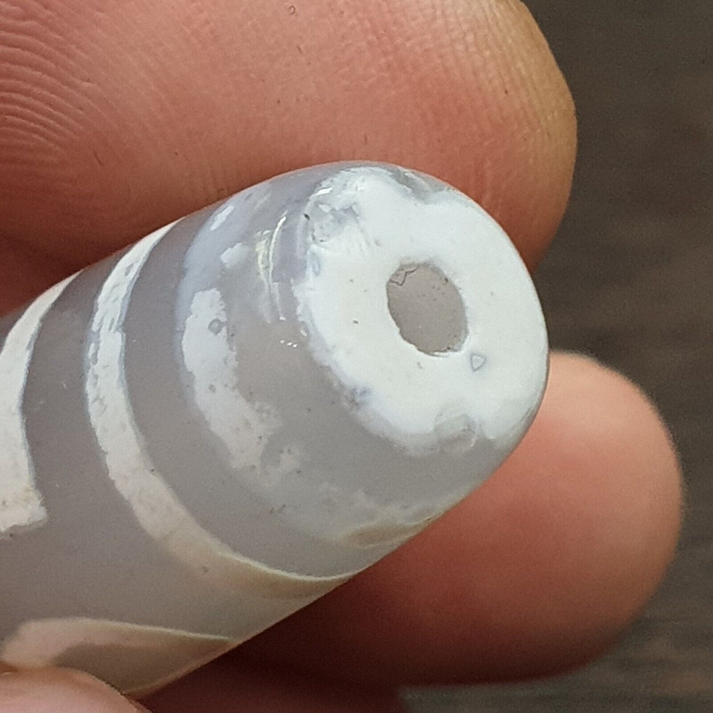 Erstaunliches Muster, 2 Augen, grauer Achat, tibetischer Achatstein, Dzi-Perlenamulett