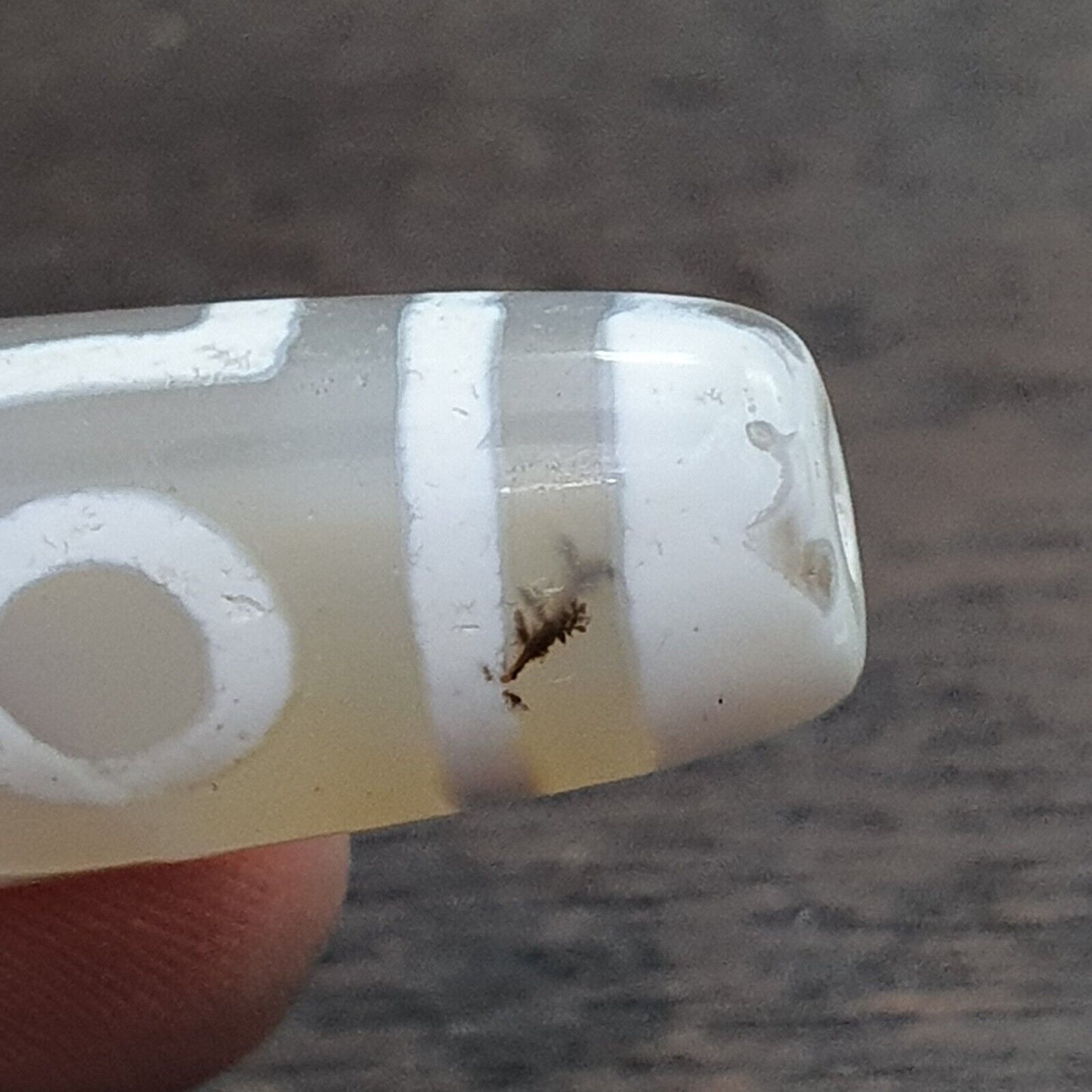 Erstaunliches Muster, 2 Augen, grauer Achat, tibetischer Achatstein, Dzi-Perlenamulett