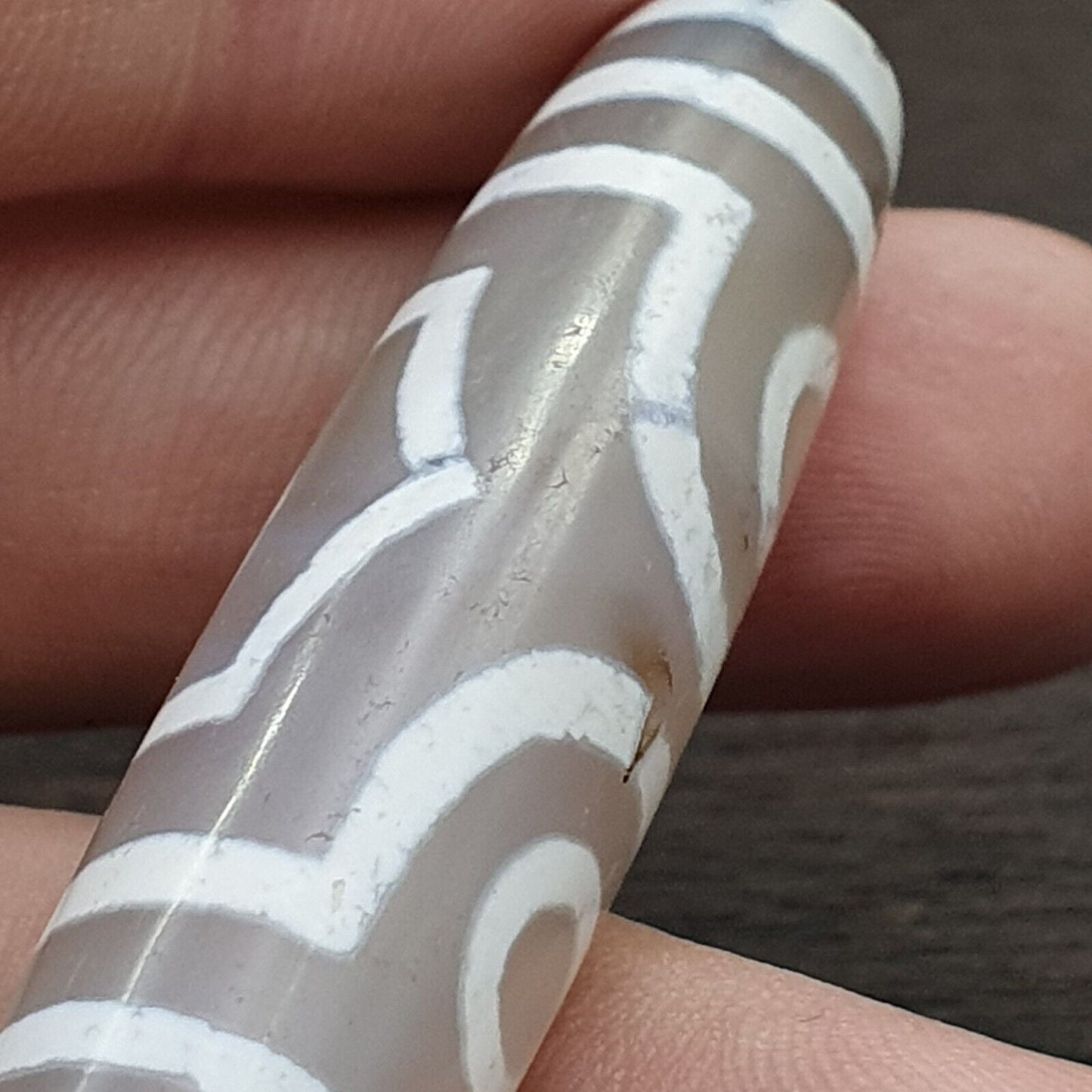Erstaunliches Muster, 2 Augen, grauer Achat, tibetischer Achatstein, Dzi-Perlenamulett