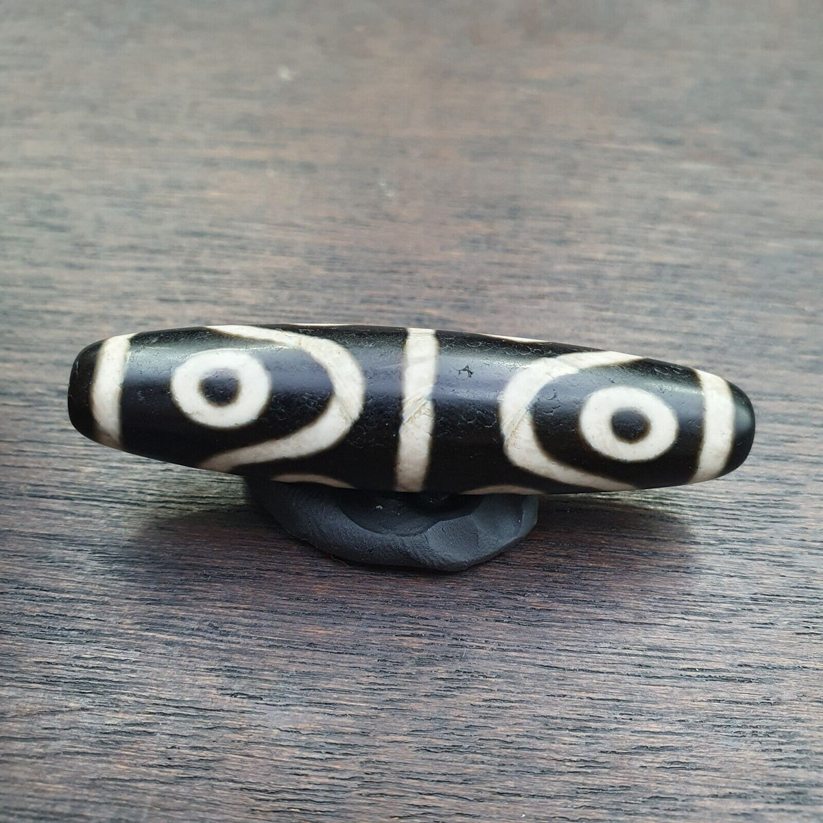 OLD Agate Himalayan Tibetan Agate 8 Eyes Agate stone Dzi  Bead Amulet