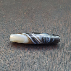 Antique Old Yemeni Agate Natural Rare pattern Banded Agate Bead  BD-j-18