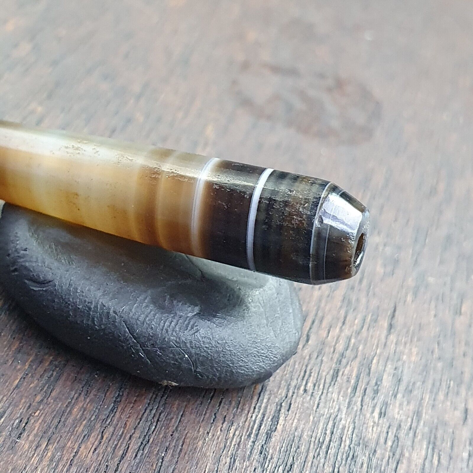 Antique Old Yemeni Agate Natural Rare pattern Banded Agate Bead  BD-j-23