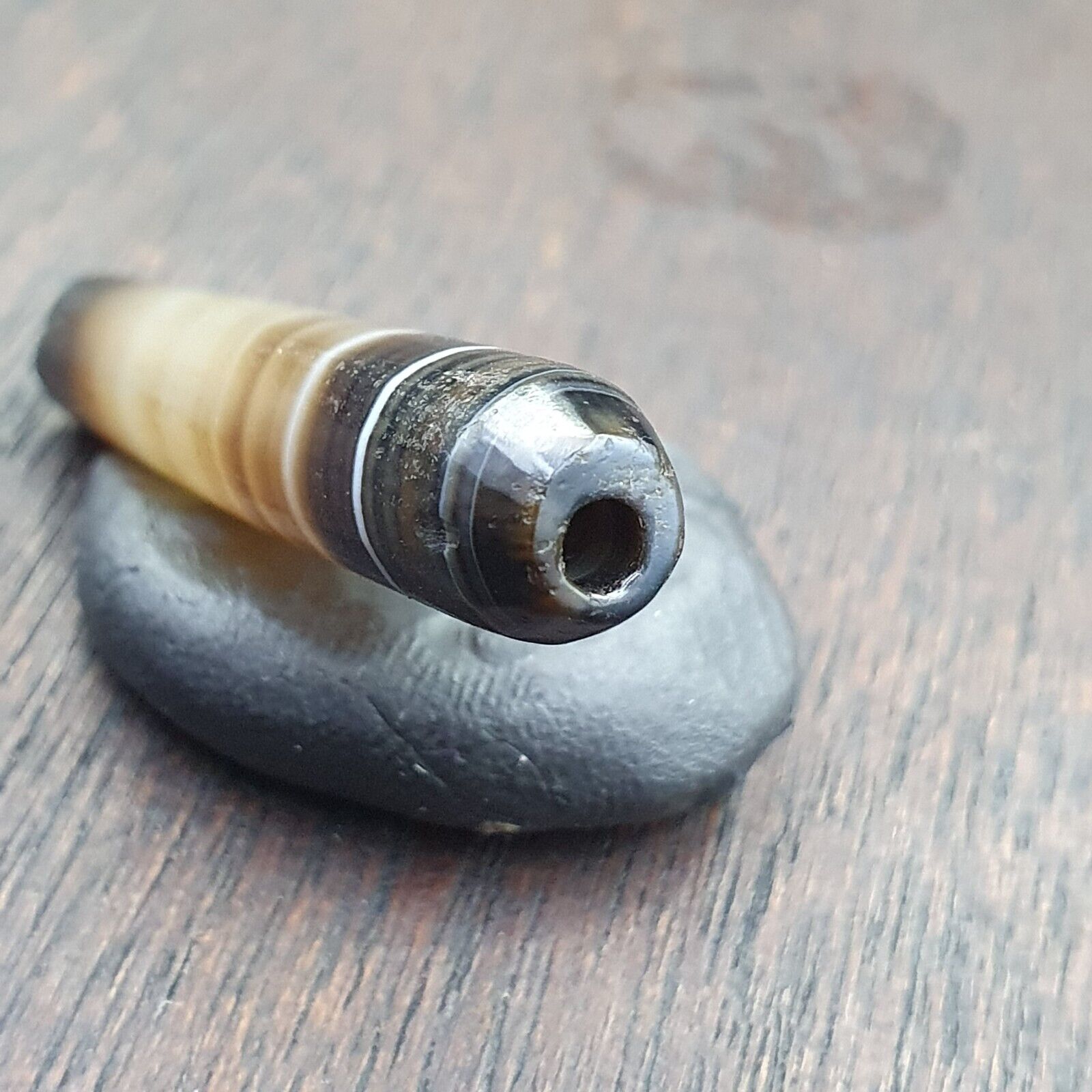 Antique Old Yemeni Agate Natural Rare pattern Banded Agate Bead  BD-j-23