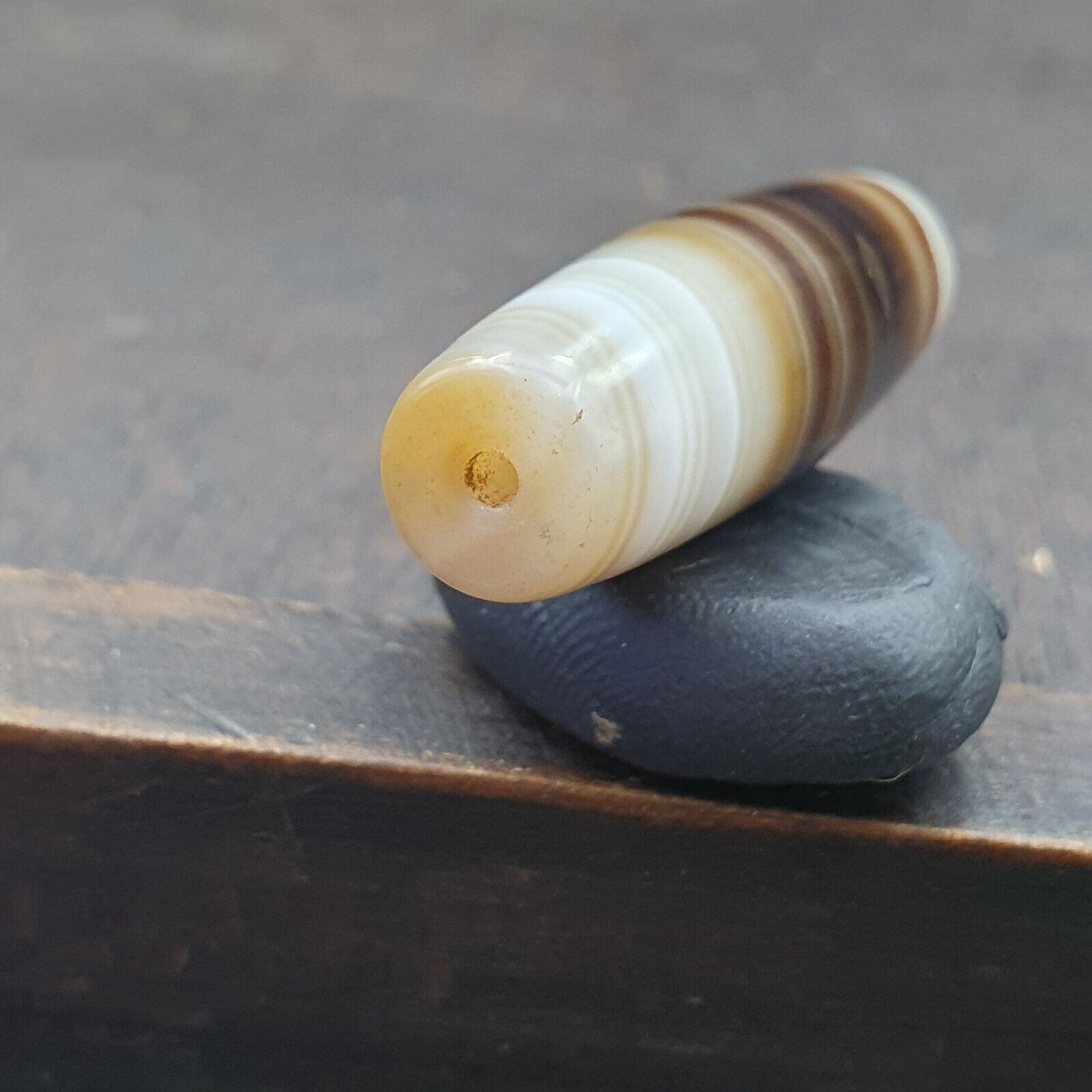 Antique Old Yemeni Agate Natural Rare pattern Banded Agate Bead  BD-j-17