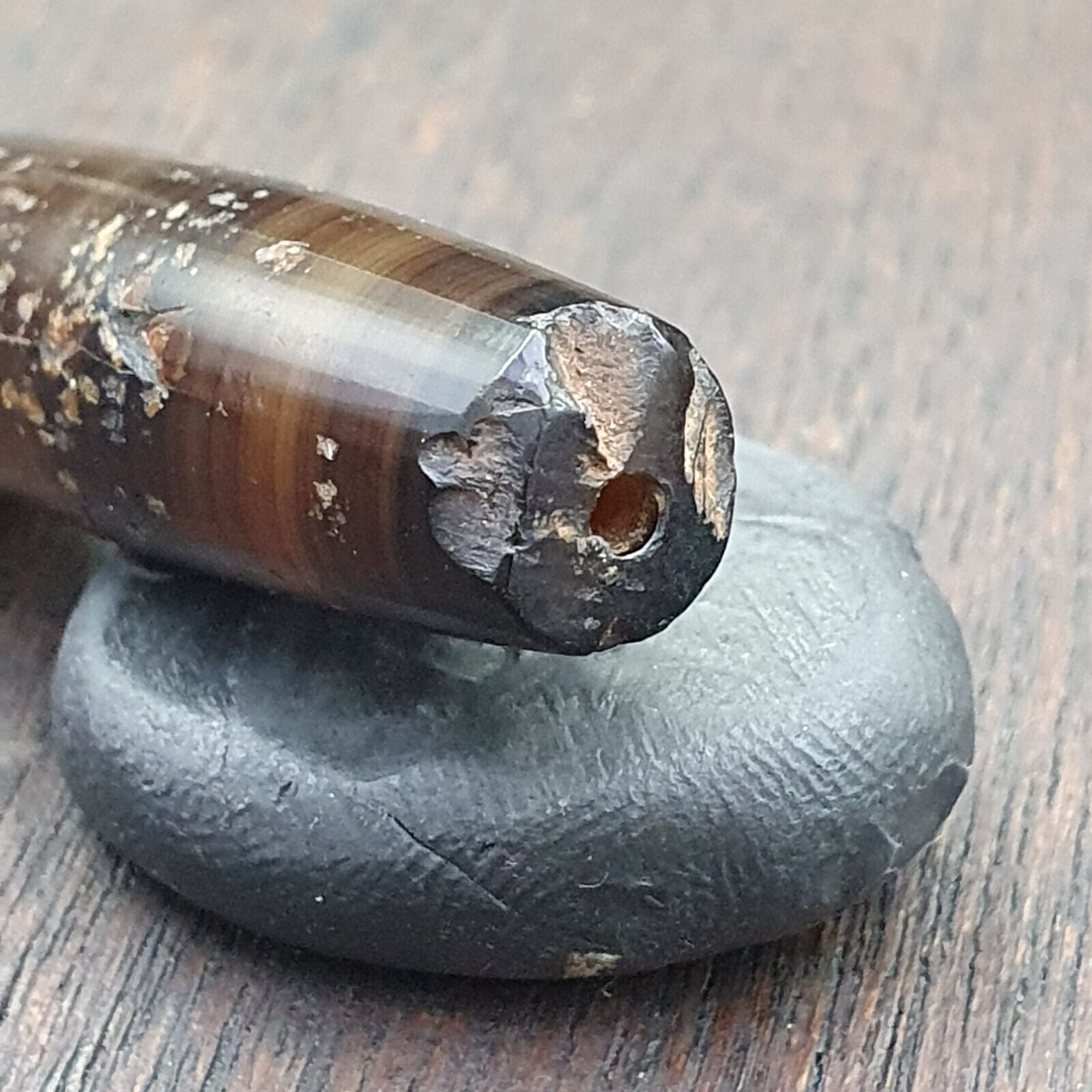 Antique Old Yemeni Agate Natural Rare pattern Banded Agate Bead  BD-j-20