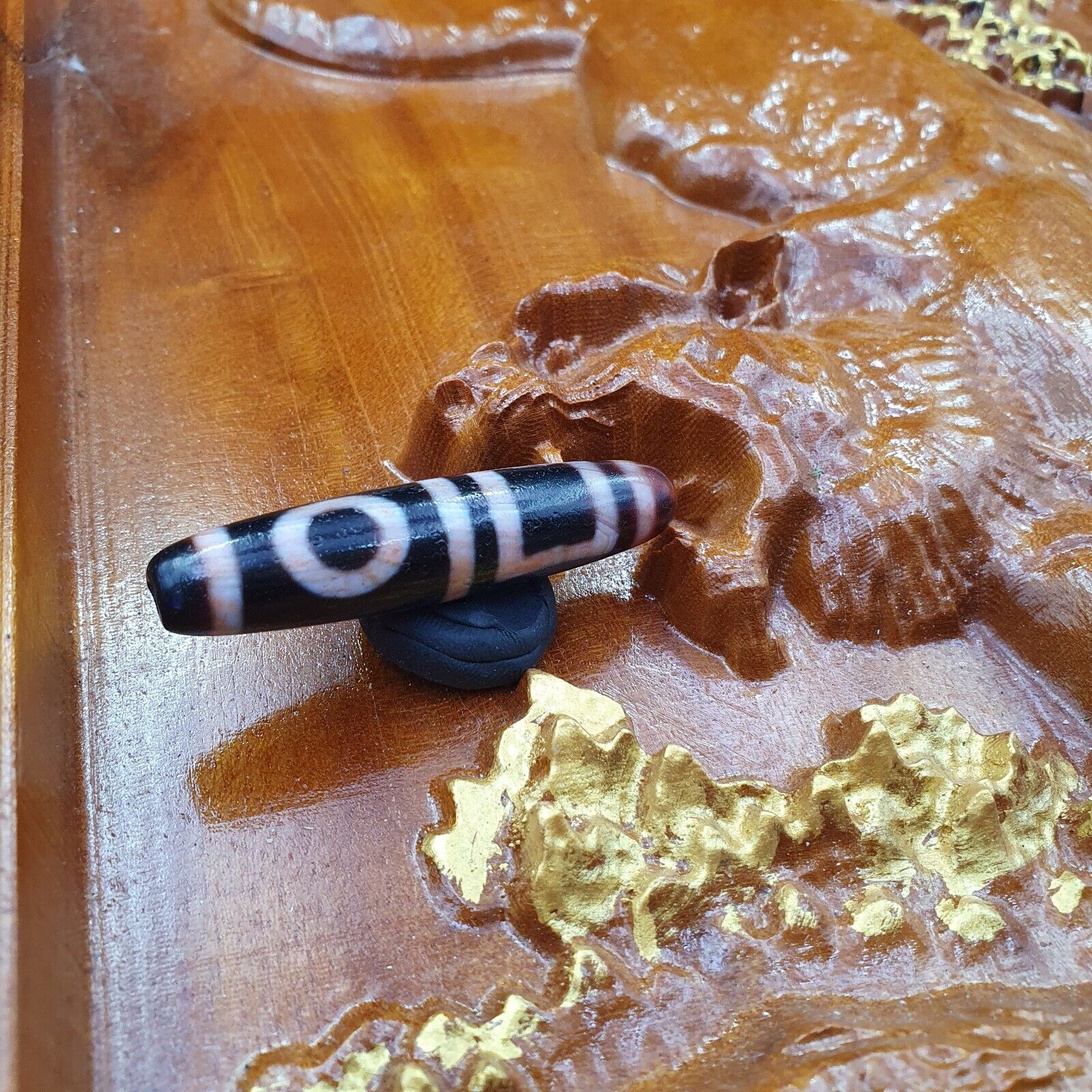 INDO TIBETAN Himalayan 4 Totem Eyes Red Agate bead Amulet Dzi